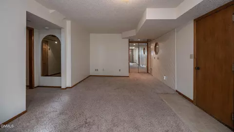 432 Brandon Dr E, Bismarck, ND 58503 photo 22