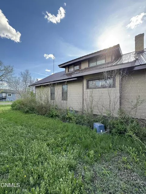 300 Custer St, Wolf Point, MT 59201 photo 2