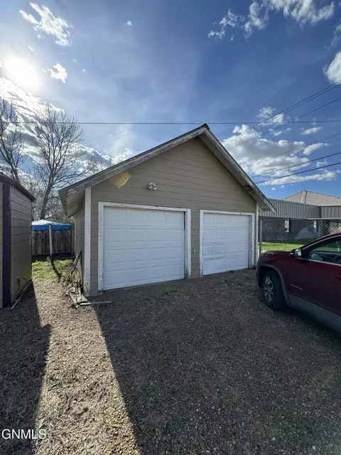 300 Custer St, Wolf Point, MT 59201 photo 6