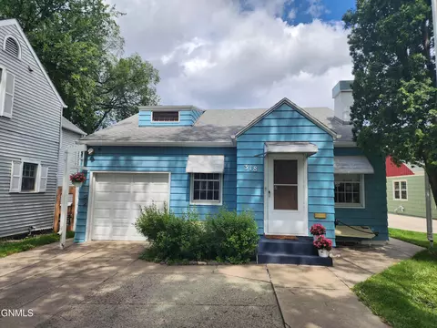 318 C Ave W, Bismarck, ND 58501