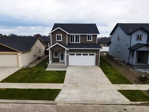 3330 33rd St W, Williston, ND 58801