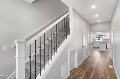 Entry Way - 3330 33rd St W, Williston, ND 58801 photo 2 of 3