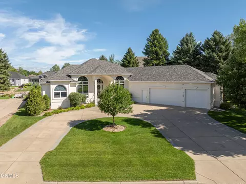 1506 Galleon Pl, Bismarck, ND 58504