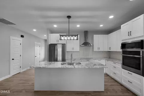 Kitchen - 3029 27th Ave W, Williston, ND 58801 photo 2 of 3