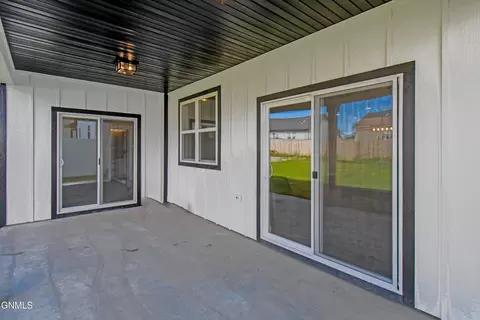 Exterior - 3029 27th Ave W, Williston, ND 58801 photo 5 of 6
