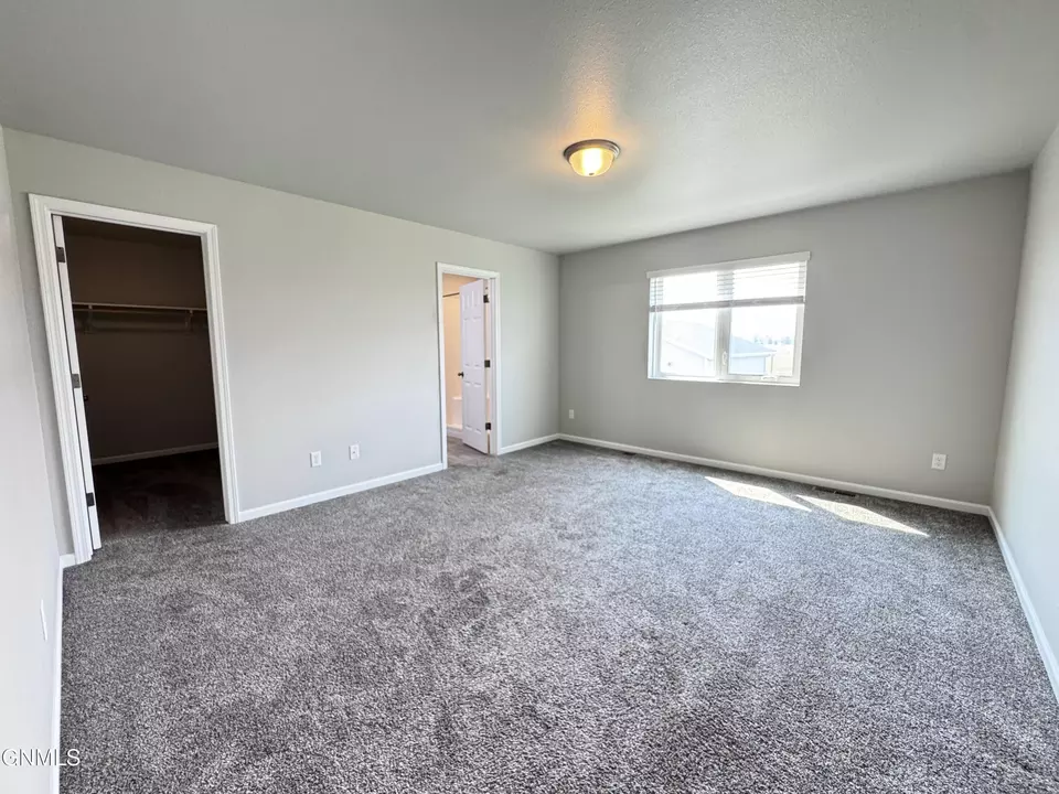 Bedroom - 6985 Majestic Loop, Lincoln, ND 58504 photo 3 of 8