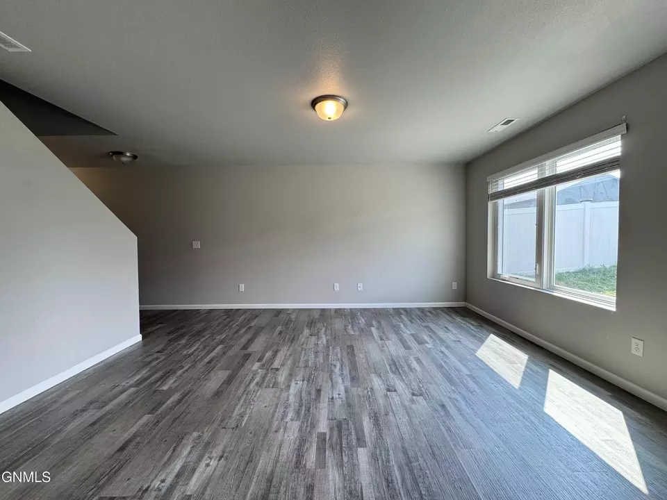 Living - 6985 Majestic Loop, Lincoln, ND 58504 photo 3 of 4