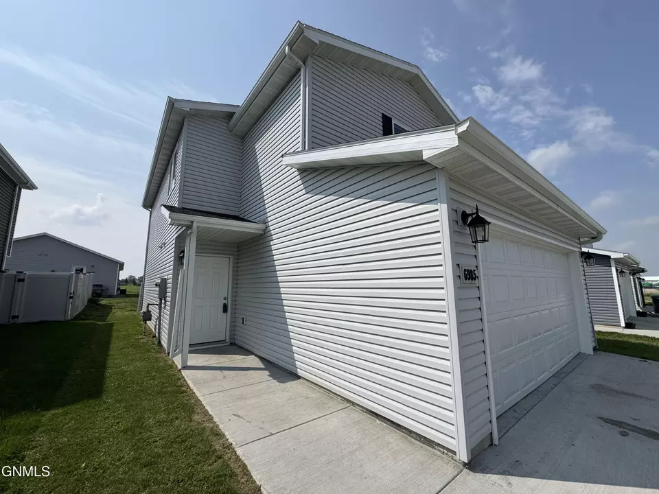 Exterior - 6985 Majestic Loop, Lincoln, ND 58504 photo 4 of 7
