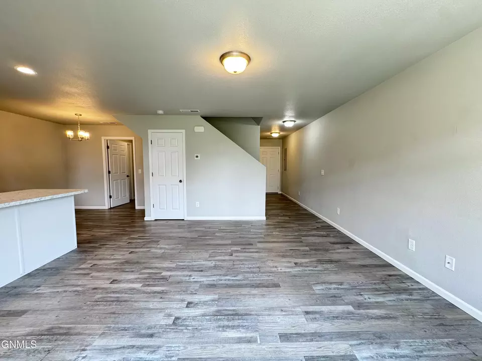 Living - 6985 Majestic Loop, Lincoln, ND 58504 photo 2 of 4