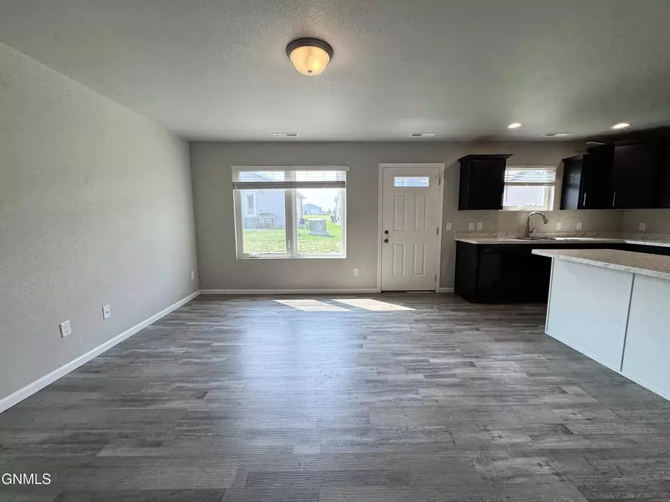 Living - 6985 Majestic Loop, Lincoln, ND 58504 photo 4 of 4