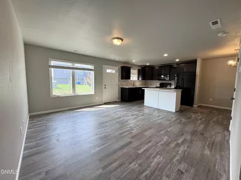 Living - 6985 Majestic Loop, Lincoln, ND 58504 photo 1 of 4