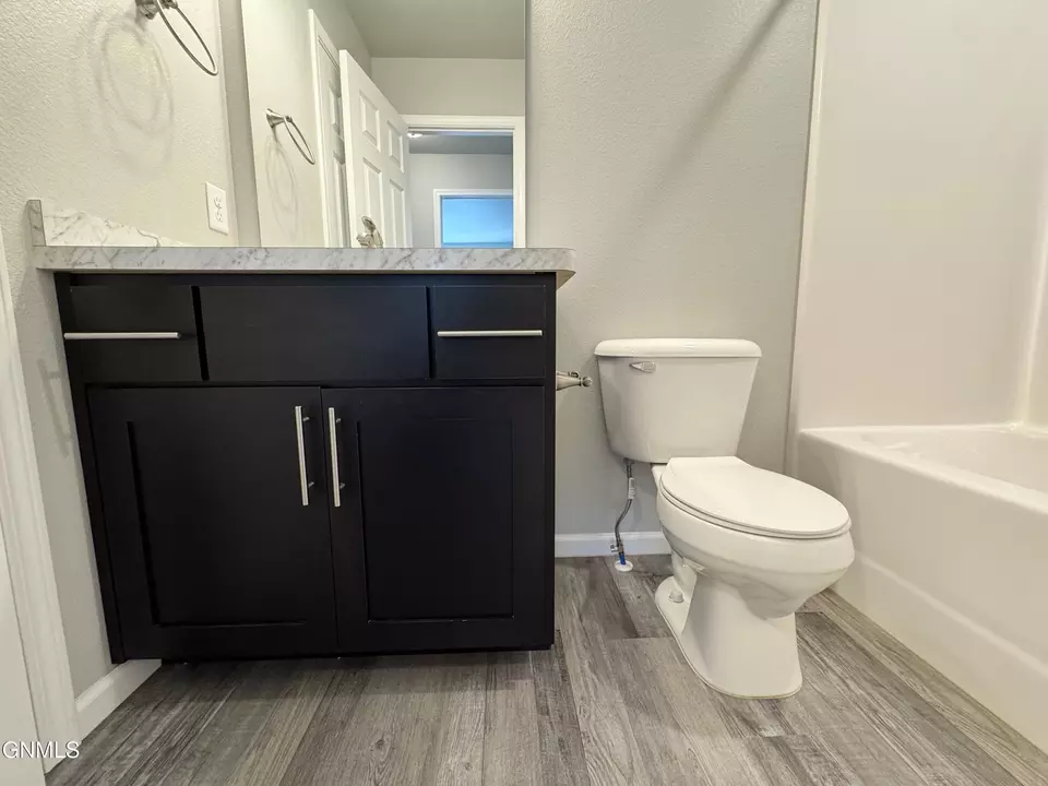 Bath - 6985 Majestic Loop, Lincoln, ND 58504 photo 8 of 8