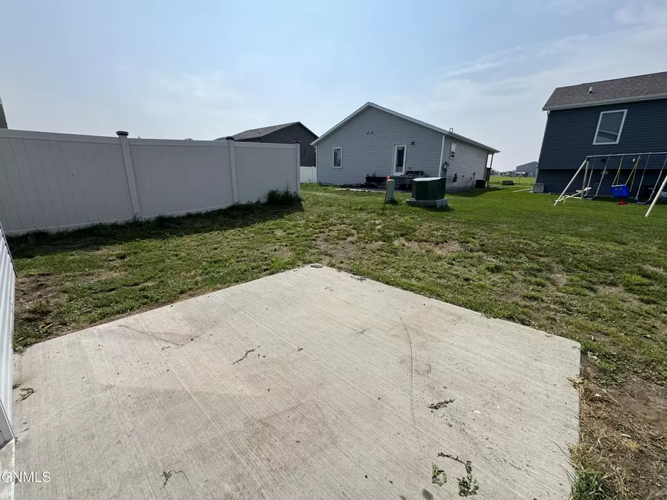 Exterior - 6985 Majestic Loop, Lincoln, ND 58504 photo 7 of 7