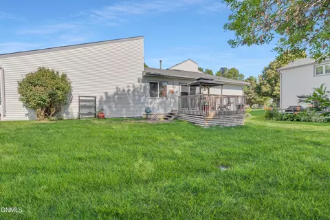 2855 Warwick Loop, Bismarck, ND 58504 photo 28
