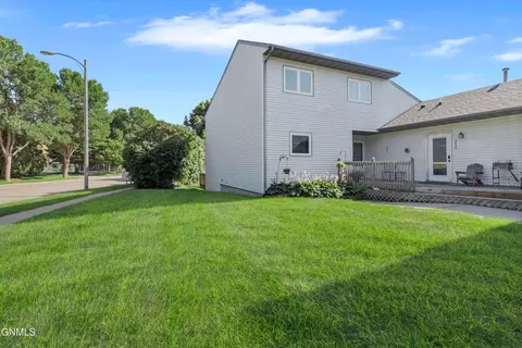 2855 Warwick Loop, Bismarck, ND 58504 photo 29