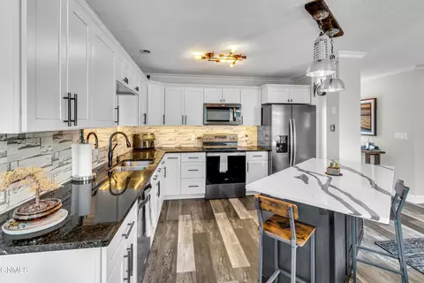 2855 Warwick Loop, Bismarck, ND 58504