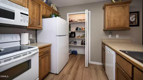 Kitchen - 2121 Sundancer Loop SE, Mandan, ND 58554 photo 2 of 2