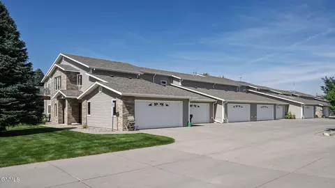 Exterior - 2121 Sundancer Loop SE, Mandan, ND 58554 photo 2 of 3