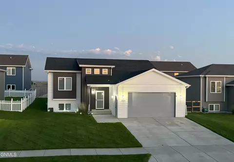 2009 Granite Rd, Watford City, ND 58854