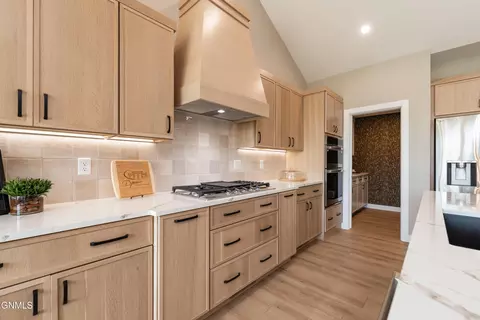 322 Flint Dr, Bismarck, ND 58503 photo 13