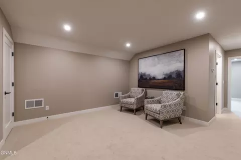 322 Flint Dr, Bismarck, ND 58503 photo 29