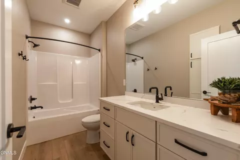 322 Flint Dr, Bismarck, ND 58503 photo 25