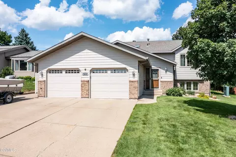 2216 Jackson Ave, Bismarck, ND 58501 photo 12