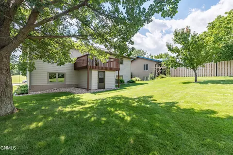 2216 Jackson Ave, Bismarck, ND 58501 photo 42