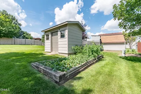 2216 Jackson Ave, Bismarck, ND 58501 photo 44