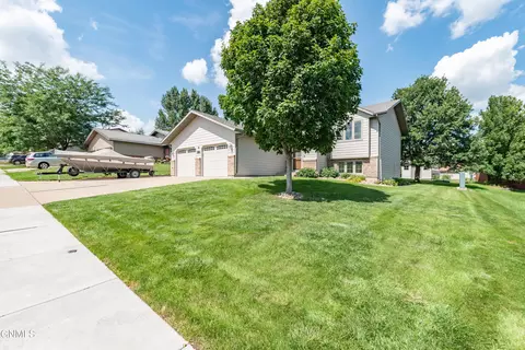 2216 Jackson Ave, Bismarck, ND 58501 photo 8