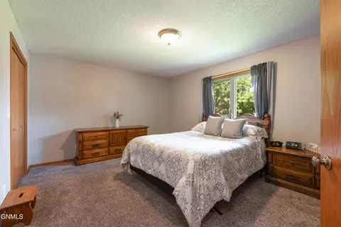 2216 Jackson Ave, Bismarck, ND 58501 photo 26