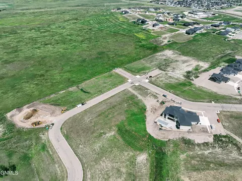 2614 Frisco Way, Bismarck, ND 58503