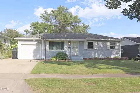 2105 St Joseph Dr, Bismarck, ND 58501