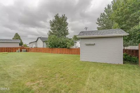 Exterior - 4643 Kost Dr, Bismarck, ND 58503 photo 5 of 7