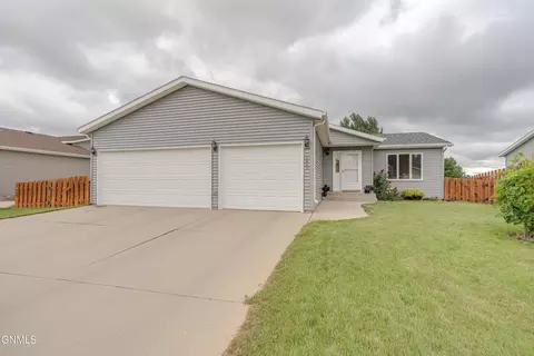 4643 Kost Dr, Bismarck, ND 58503
