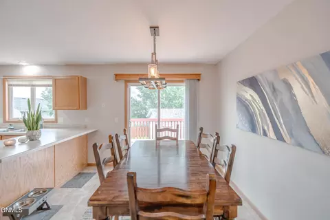 Dining - 4643 Kost Dr, Bismarck, ND 58503 photo 2 of 2
