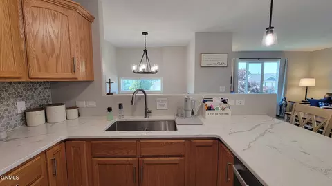 3004 Plainview Dr SE, Mandan, ND 58554 photo 25