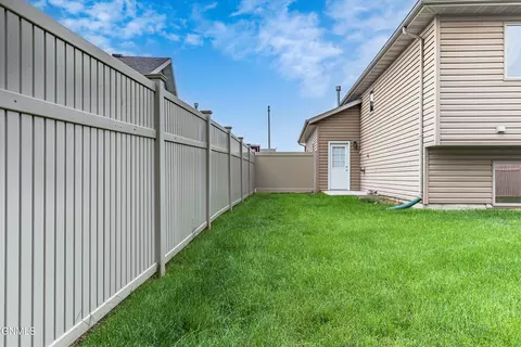 Exterior - 2235 La Corte Loop, Bismarck, ND 58503 photo 16 of 22