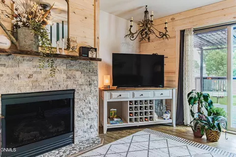 Living - 2235 La Corte Loop, Bismarck, ND 58503 photo 5 of 5