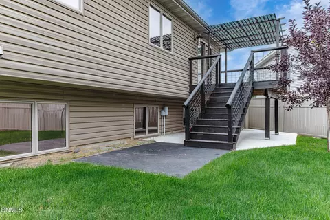 Exterior - 2235 La Corte Loop, Bismarck, ND 58503 photo 18 of 22