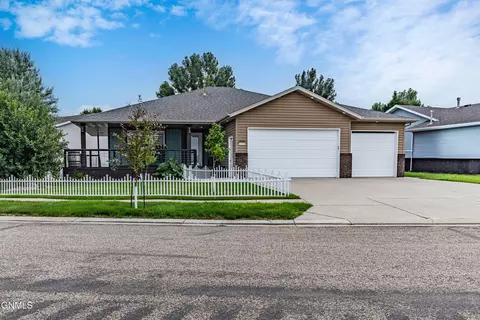 Exterior - 2235 La Corte Loop, Bismarck, ND 58503 photo 22 of 22