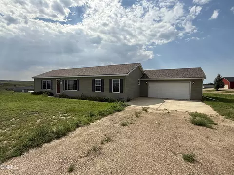 2645 Terrace View Dr, Watford City, ND 58854