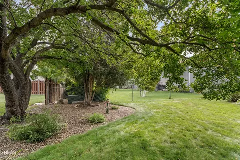 421 Stuttgart Dr, Bismarck, ND 58504 photo 29