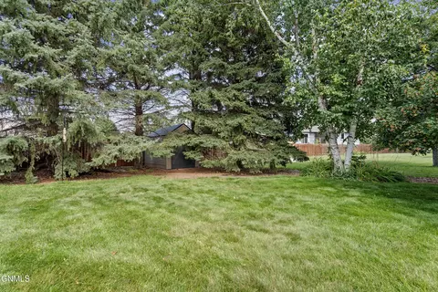 421 Stuttgart Dr, Bismarck, ND 58504 photo 30