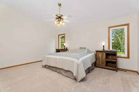 421 Stuttgart Dr, Bismarck, ND 58504 photo 14