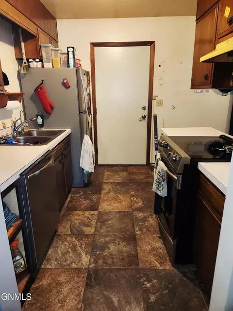 Kitchen - 12118 Johnathan Ave, Menoken, ND 58558 photo 1 of 3