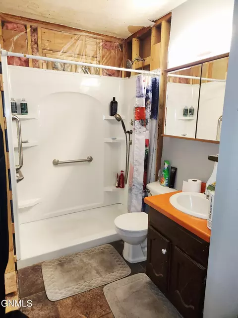 Bath - 12118 Johnathan Ave, Menoken, ND 58558 photo 1 of 2