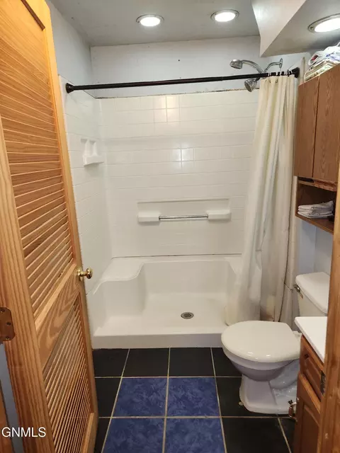 Bath - 12118 Johnathan Ave, Menoken, ND 58558 photo 2 of 2