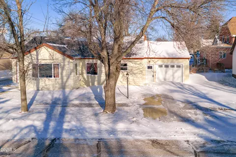 212 C Ave W, Mcclusky, ND 58463