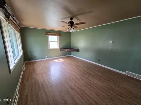314 College St, Flasher, ND 58535 photo 2